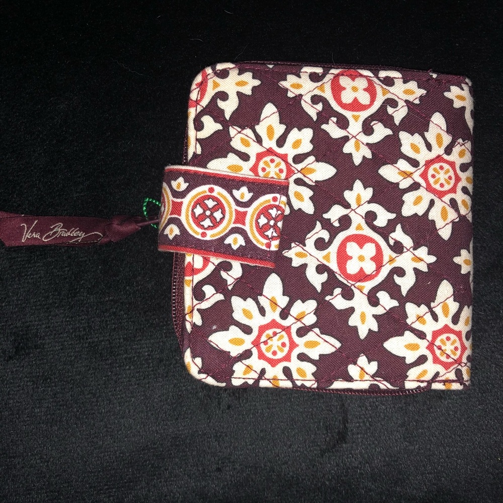 Vera Bradly Mini Zip Wallet Medallion
